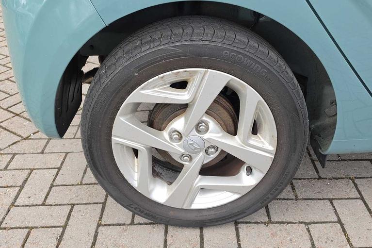 Used Hyundai i10 CV22OPO 9