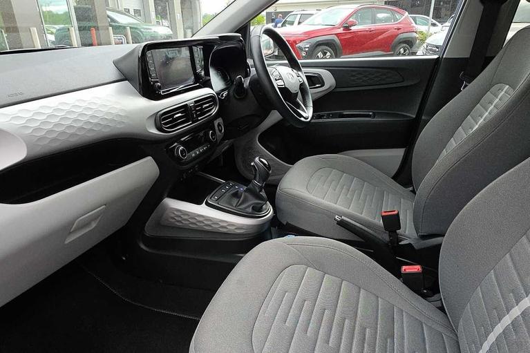 Used Hyundai i10 DY25UGF 2