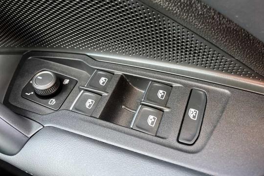 Volkswagen Tiguan Photo modix-dfbc9b825f6d1da78c6beab01d17577cbc59c19a.jpg