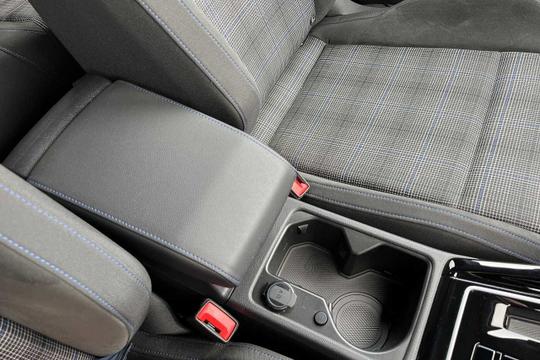Volkswagen Golf Photo modix-dfc8e45fd13daa539f0e6391f9e931d3d1e90226.jpg