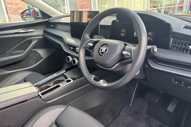 Used Skoda Superb CV74XUR 6