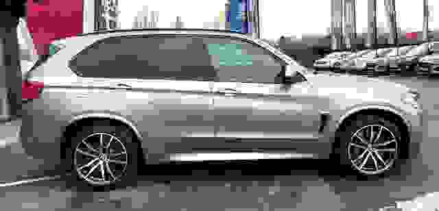 BMW X5 M Auto Photo modix-e10af67f55907e4ad0c7e6f0eca446923880855f.jpg