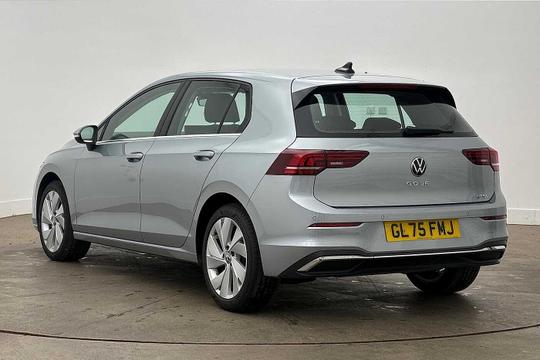 Volkswagen Golf Photo modix-e387f6da05fee7a1cdaf257aa97dedecc1ed922c.jpg