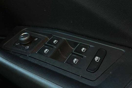 Volkswagen T-roc Photo modix-e61d10ecfdc183f1be8e40a47042dafa4f300e7b.jpg
