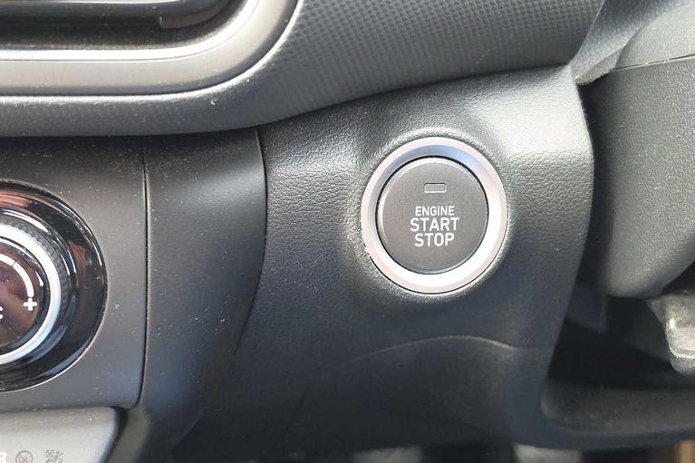 Used Hyundai KONA CU22XZF 16