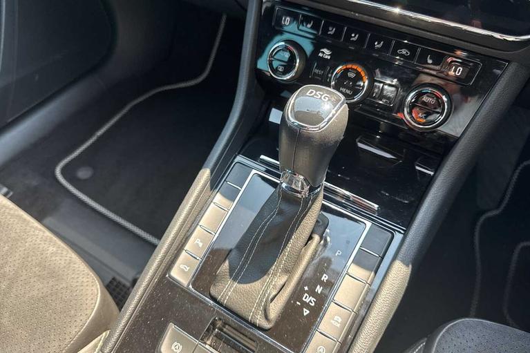 Used Skoda Superb VN68FHR 8