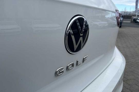 Volkswagen Golf Photo modix-e8a3431c4c0ce4b61eff577302087da375f7d9d5.jpg