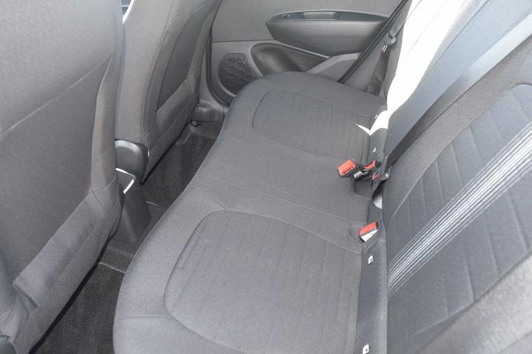 Used Hyundai i10 DS74GOH 13