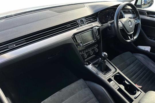 Volkswagen Passat Photo modix-ed8c5d4b10318df9edfd65711e8a8403936433dd.jpg