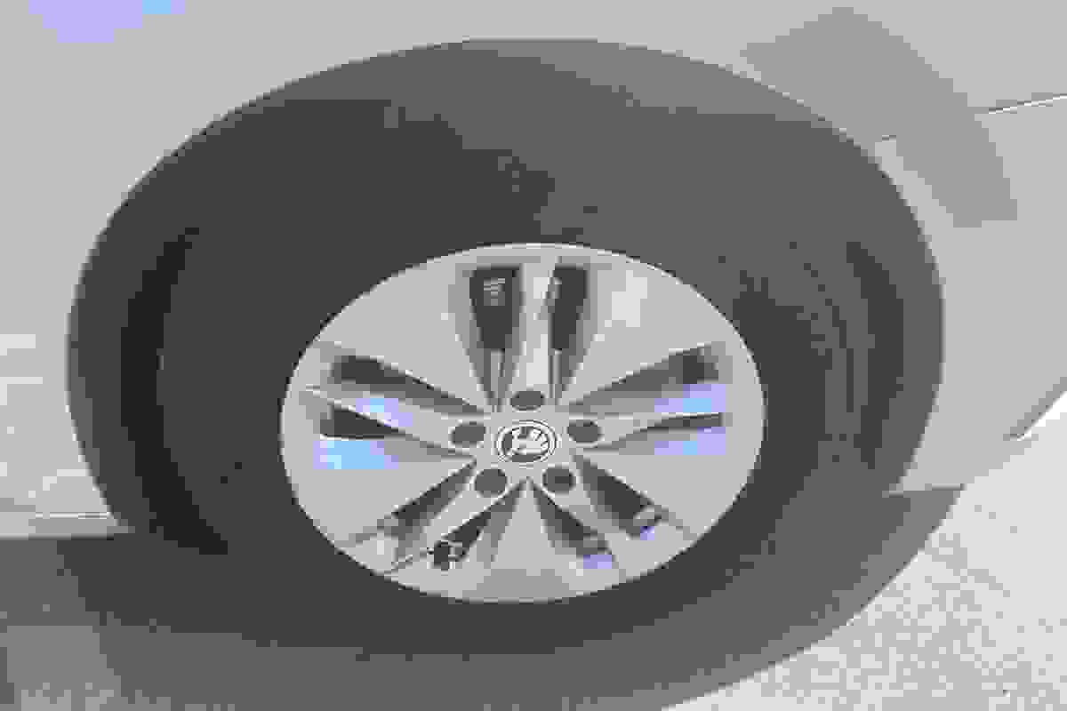 Skoda Octavia Hatchback Photo modix-ef29d0015e86839e037e8b2cdaed3428d8928301.jpg