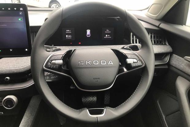 Used Skoda Superb CV25XYF 16