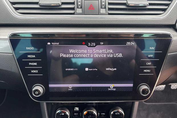 Used Skoda Superb Estate CU69SXJ 14