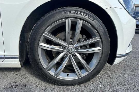Volkswagen Passat Photo modix-f433a561cfb3868172cddd498d25b885e6ea8ecd.jpg