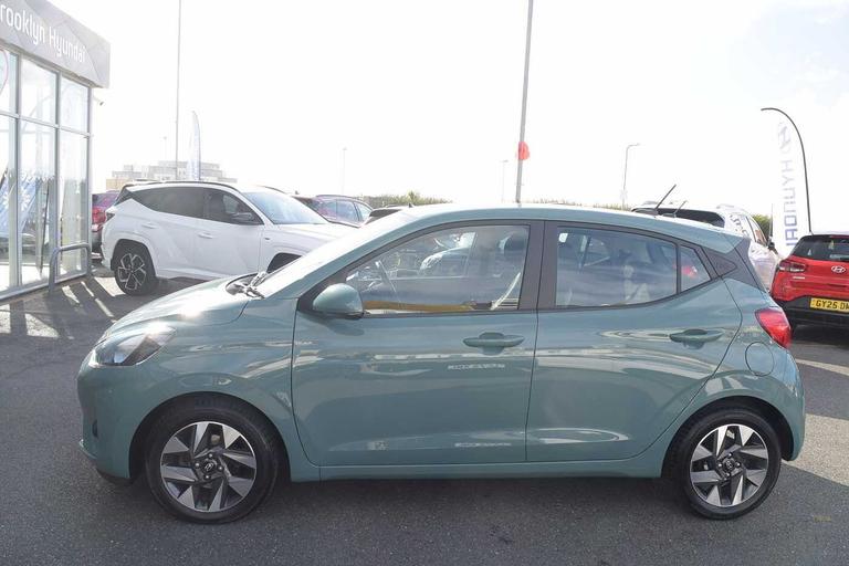 Used Hyundai i10 YB24AOL 11
