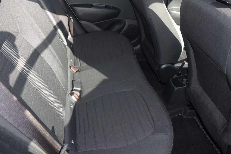 Used Hyundai i10 YB24AOL 17