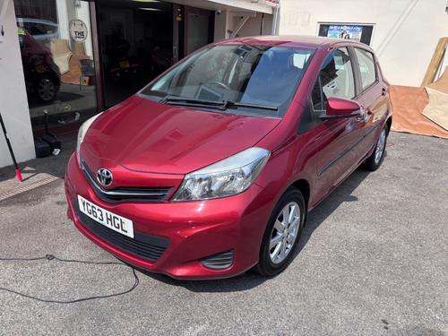 2013 TOYOTA YARIS 1.33 VVT I TR 5DR PETROL 79,790 MILES MANUAL ONLY 4,990 FROM... photo