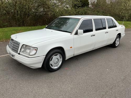 1994 MERCEDES E CLASS E250 D 6 DOOR AUTO 8 SEAT DIESEL 71,100 MILES AUTOMATIC ONLY... photo