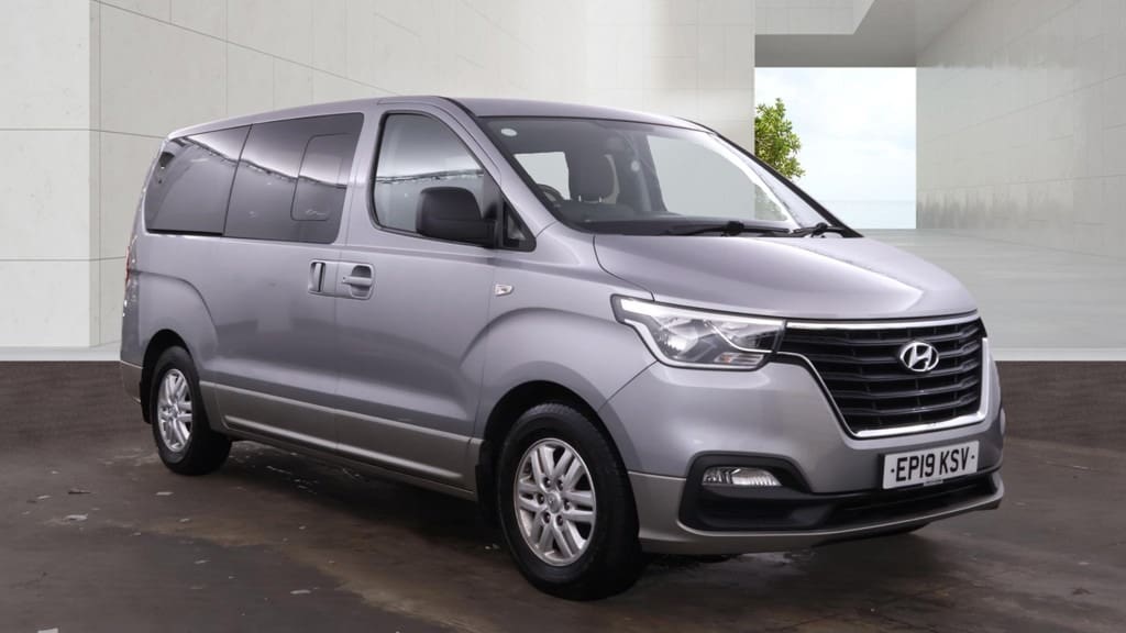 2019 HYUNDAI I800