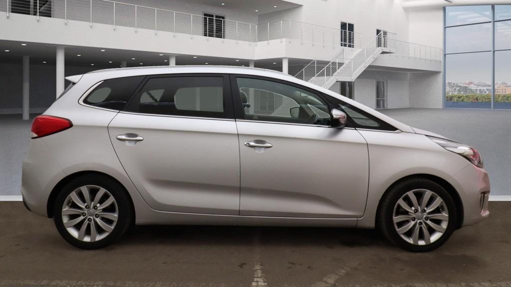 2016 KIA CARENS