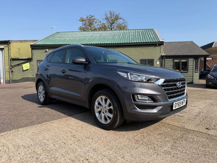 Hyundai Tucson from Young and Partners vehicle photography