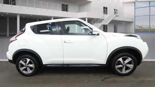 2019 NISSAN JUKE 1.6 ACENTA 5DR ULEZ LOW INSURANCE GROUP NISSAN HISTORY PETROL 40,000 MILES... photo