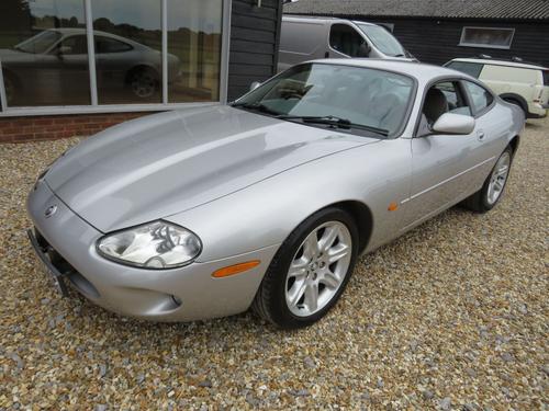 2000 Jaguar XK8