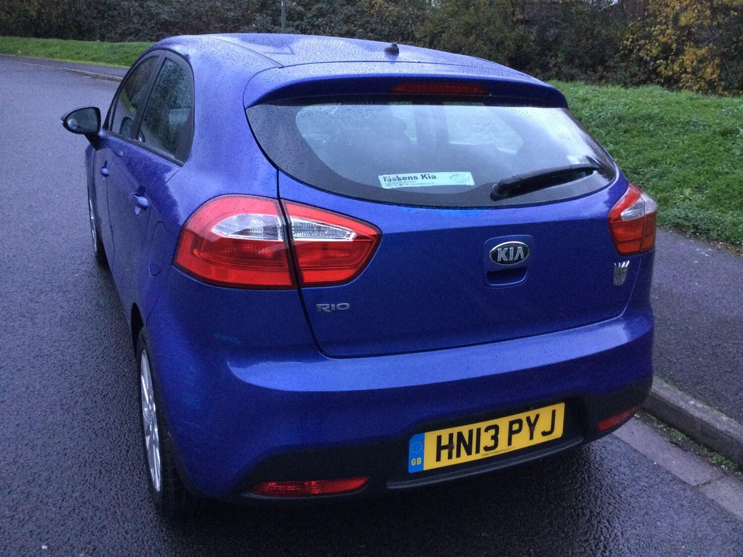 2013 KIA Rio thumbnail 19