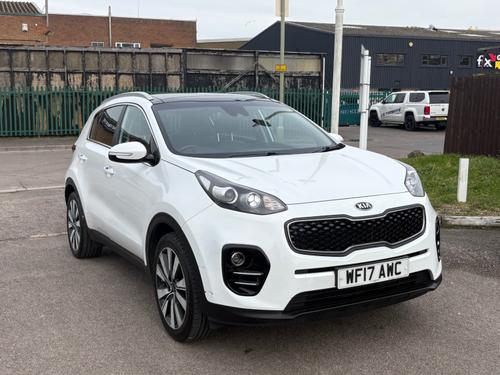 2017 2017 Kia Sportage 1.7 CRDi ISG 3 5dr ++ PANROOF / NAV / CAMERA / ULEZ / 8 SERVICES / 35 TAX + Diesel photo