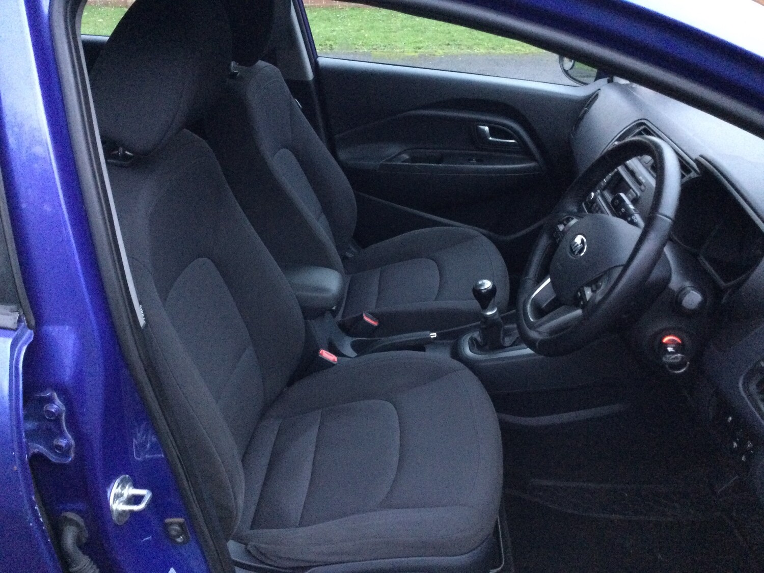 2013 KIA Rio thumbnail 5