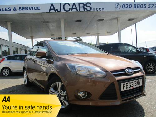 2013 FORD FOCUS 1.6 ZETEC 5DR PETROL 46,936 MILES MANUAL ONLY 5,300 FROM 196.57 PM... photo