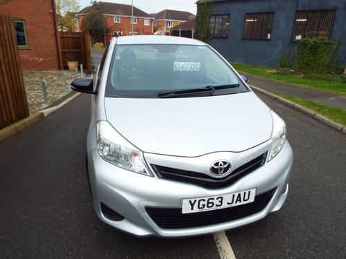 2013 TOYOTA YARIS 1.0 VVT I T2 5DR PETROL 50,000 MILES MANUAL ONLY 4,700 FROM... photo