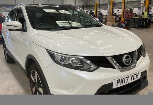 2017 NISSAN QASHQAI 1.2 DIG T N CONNECTA 5DR PANROOF 8 SERVICES ULEZ NAV CAMERA... photo