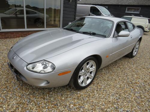 2000 Jaguar XK8