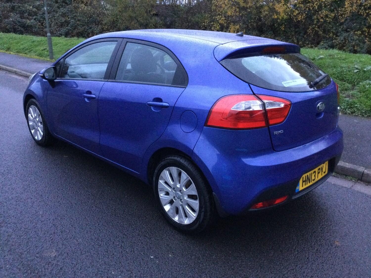 2013 KIA Rio thumbnail 18
