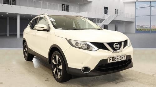 2016 2016 Nissan Qashqai 1.2 DiG-T N-Connecta 5dr ++ PANROOF / 9 SERVICES / NAV / CAMERA / ULEZ ++ Petrol photo