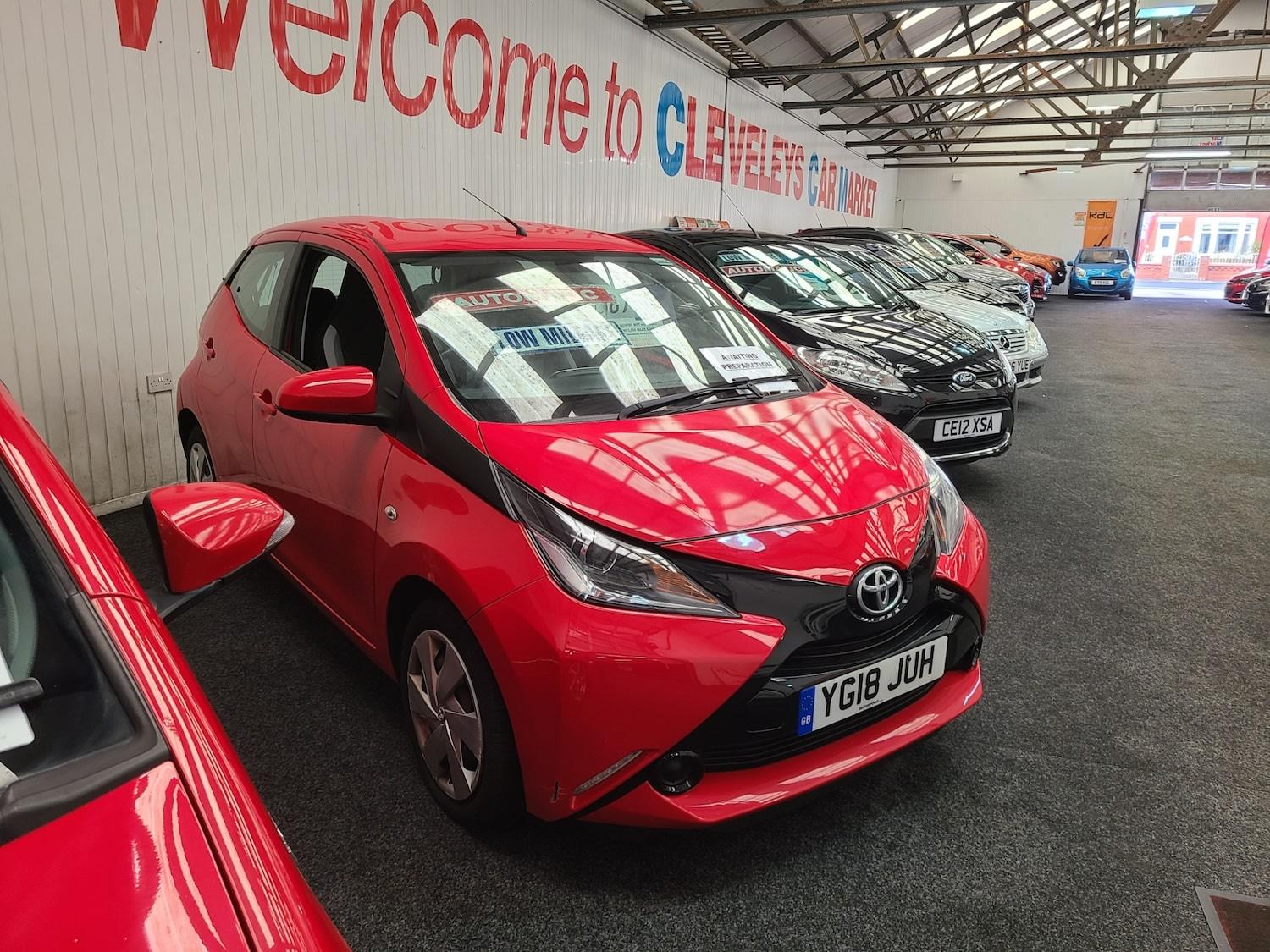 TOYOTA AYGO 1.0 VVT I X PLAY X SHIFT AUTOMATIC 5 DOOR PETROL 42,000...