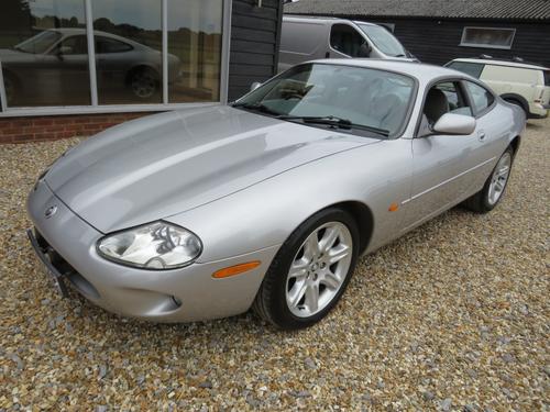 2000 Jaguar XK8