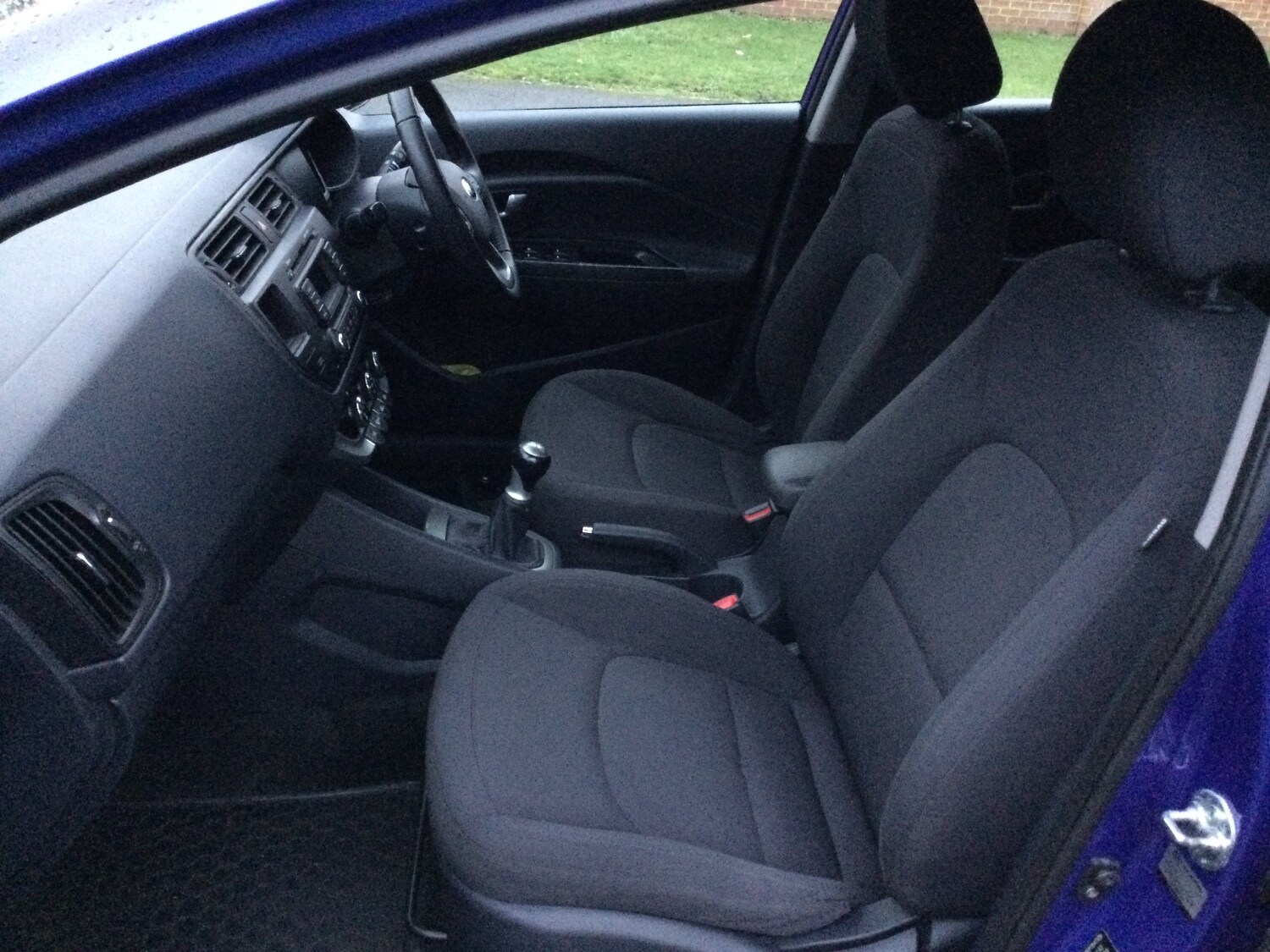 2013 KIA Rio thumbnail 15