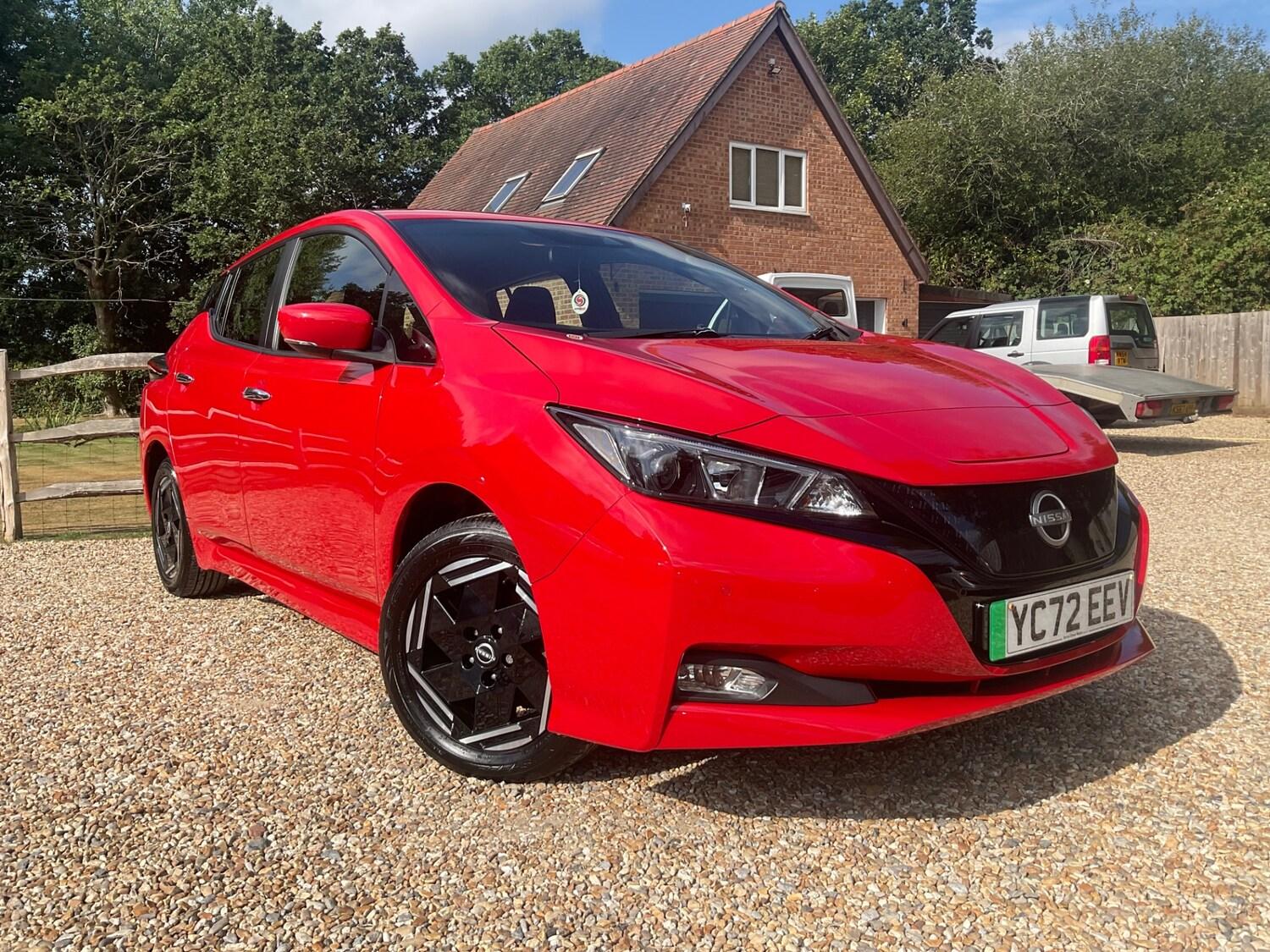 2022 NISSAN LEAF