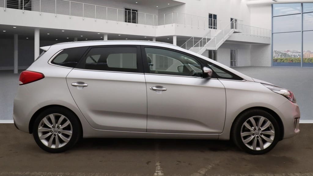 2016 KIA CARENS