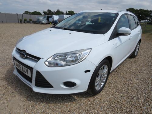 2015 FORD FOCUS 1.6 TDCI 115 EDGE 5 DOOR ESTATE DIESEL 151,000 MILES MANUAL ONLY... photo