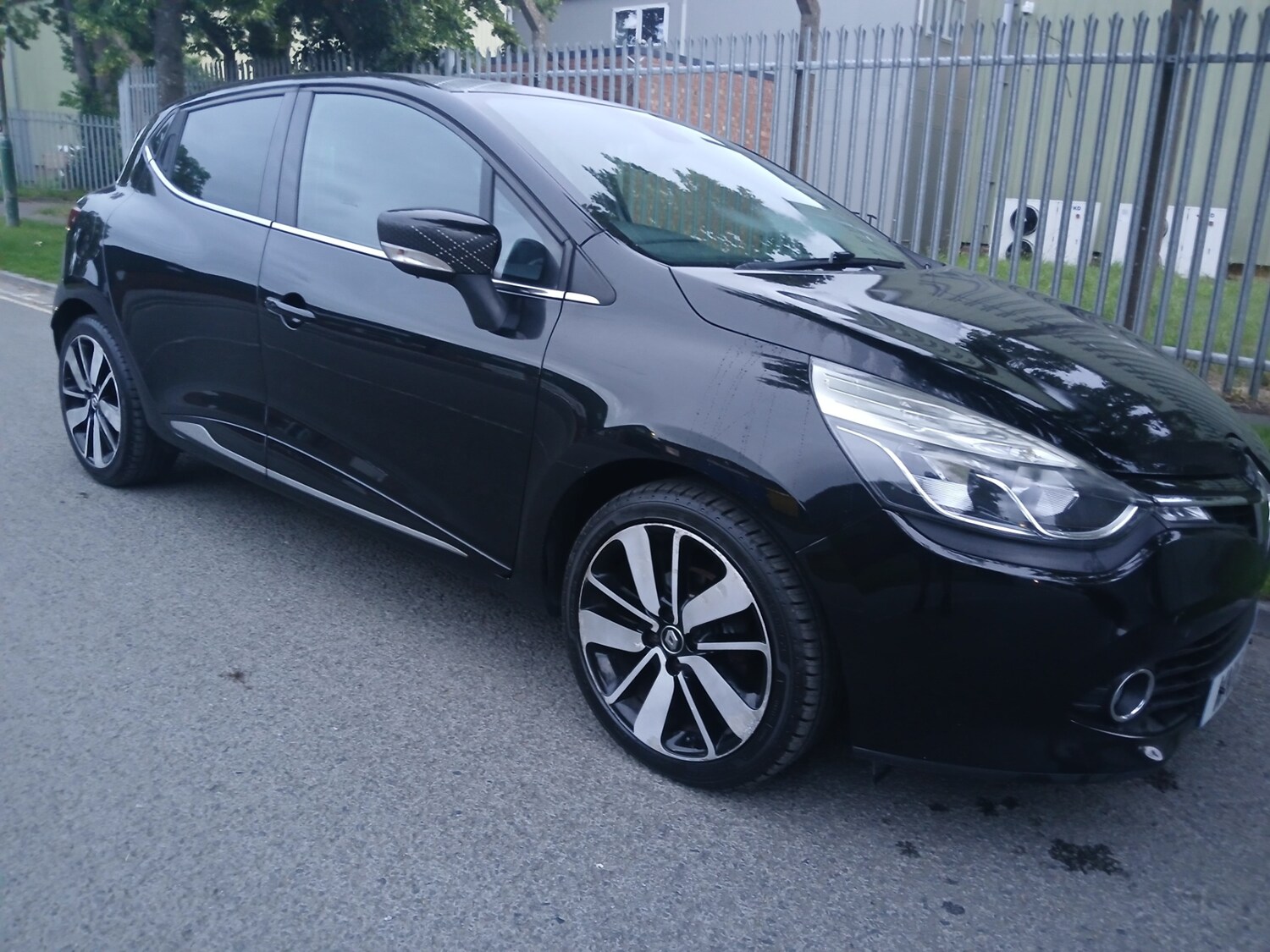 RENAULT CLIO 1.5 DCI 90 ICONIC 25 NAV 5DR DIESEL 108,000 MILES MANUAL ONLY...
