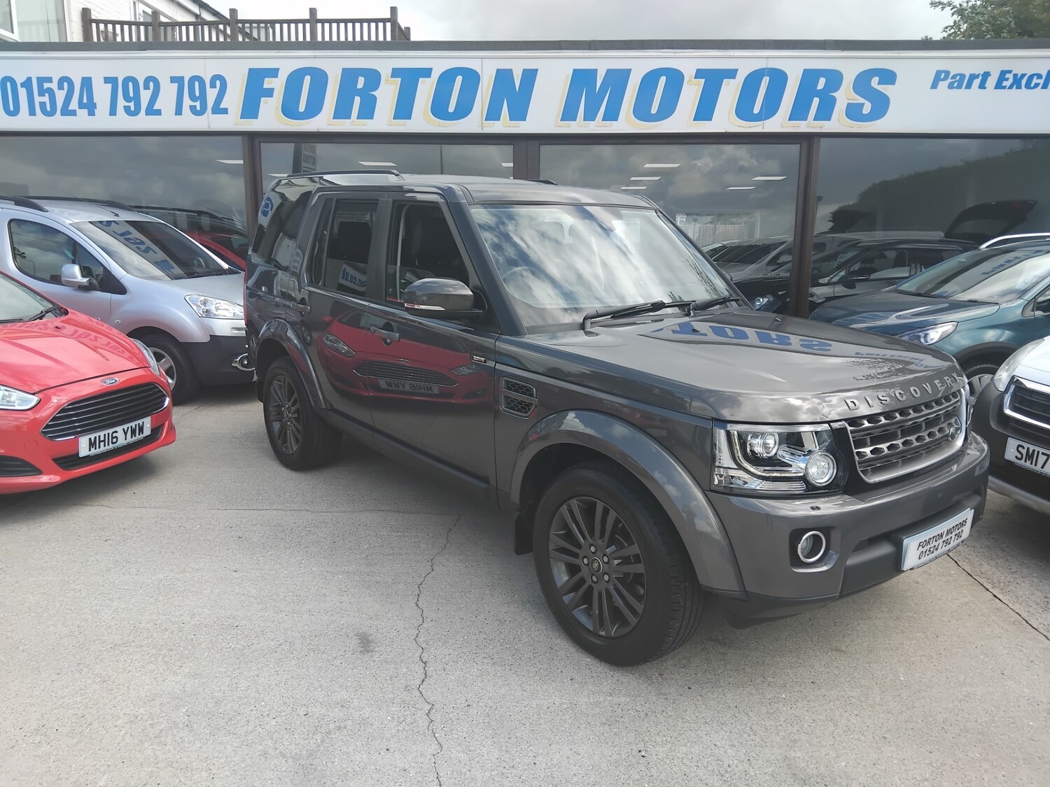 LAND ROVER DISCOVERY 3.0 SDV6 GRAPHITE 5DR AUTOMATIC 7 SEATER GOOD SERVICE HISTORY TOP SPEC...