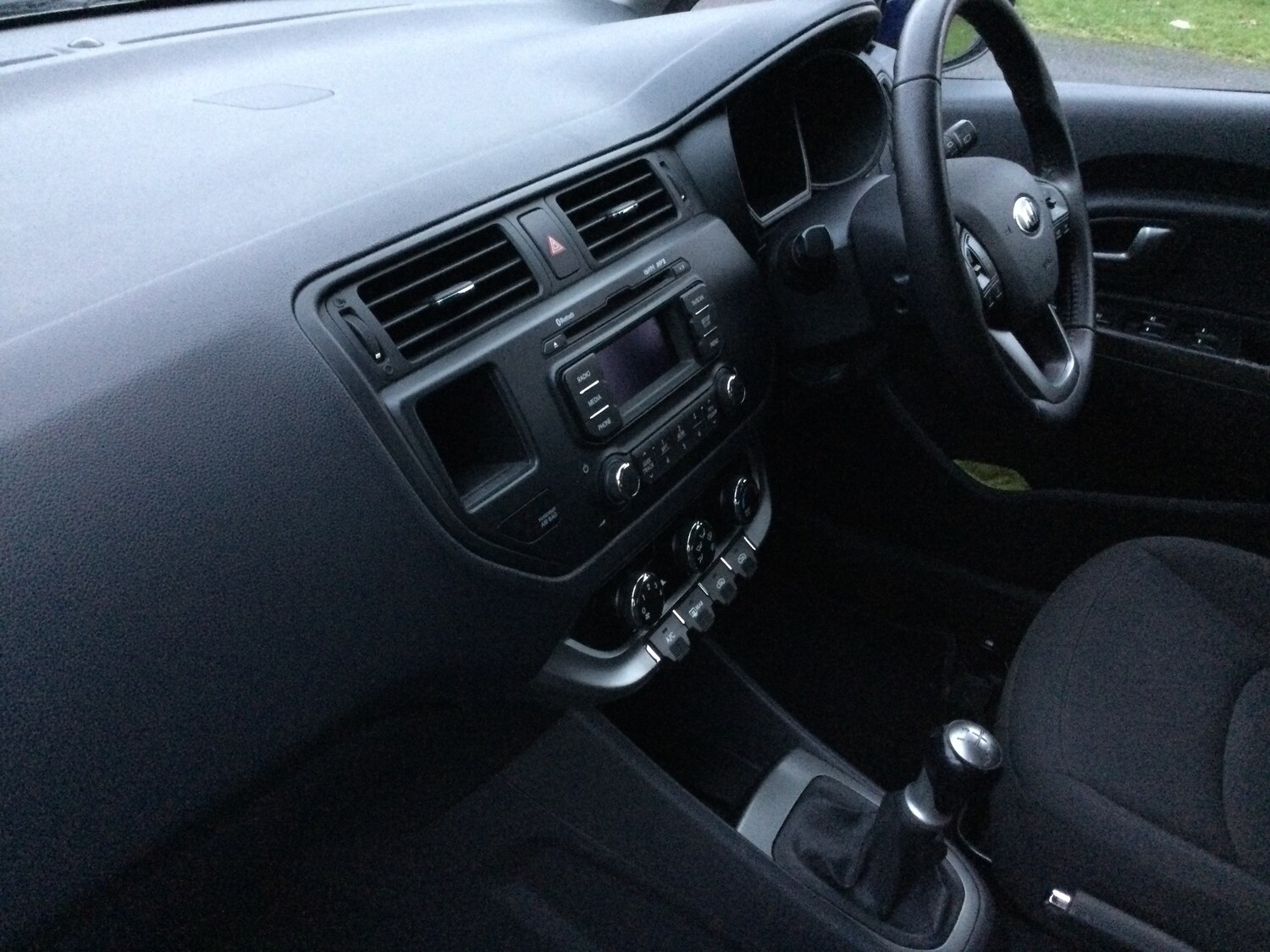 2013 KIA Rio thumbnail 13