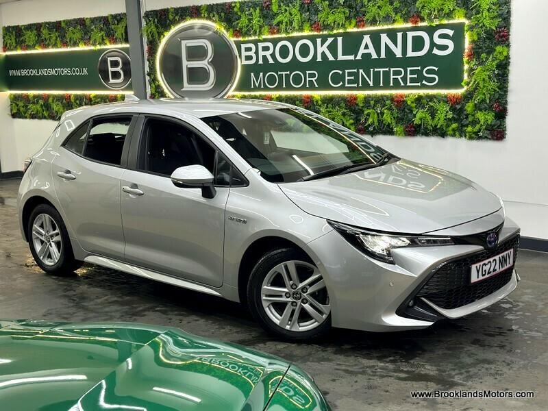 2022 TOYOTA COROLLA 1.8 ICON TECH SAT NAV, HEATED SEATS AMP REVERSE CAMERA 28,000 MILES... photo