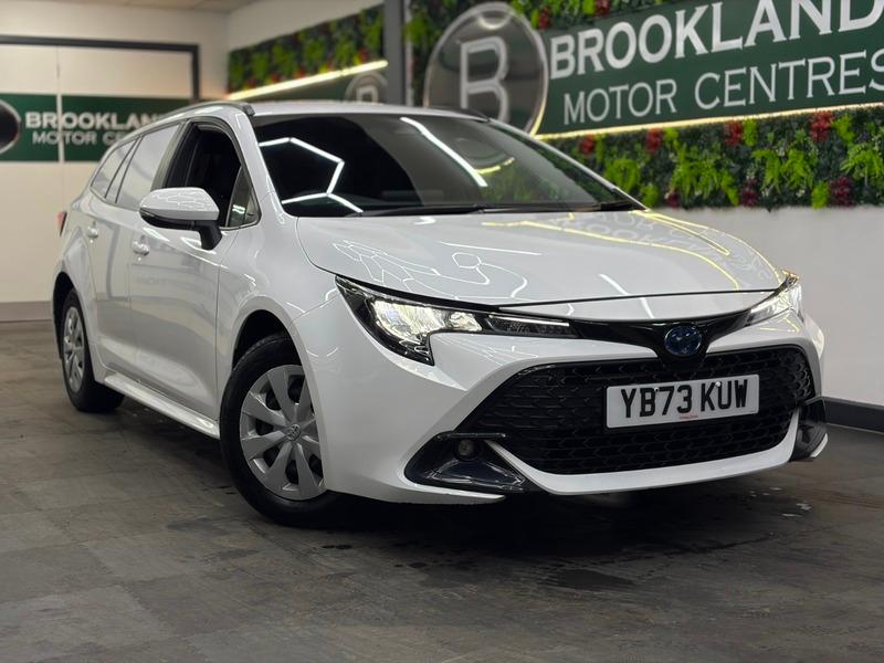 2023 TOYOTA COROLLA ACTIVE STUNNING EXAMPLE 43,000 MILES AUTOMATIC 1798 WHITE CAR DERIVED VAN 2023... photo