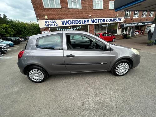 2011 RENAULT CLIO 1.2 16V BIZU 3 DOOR LOW MILEAGE PETROL 70,435 MILES MANUAL ONLY... photo