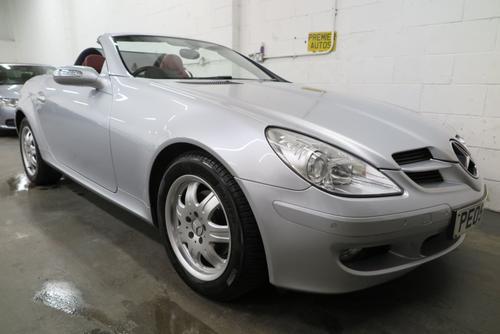 2005 slk slk 200k 2dr petrol - 61,000 miles - manual only £5,000 view details... photo