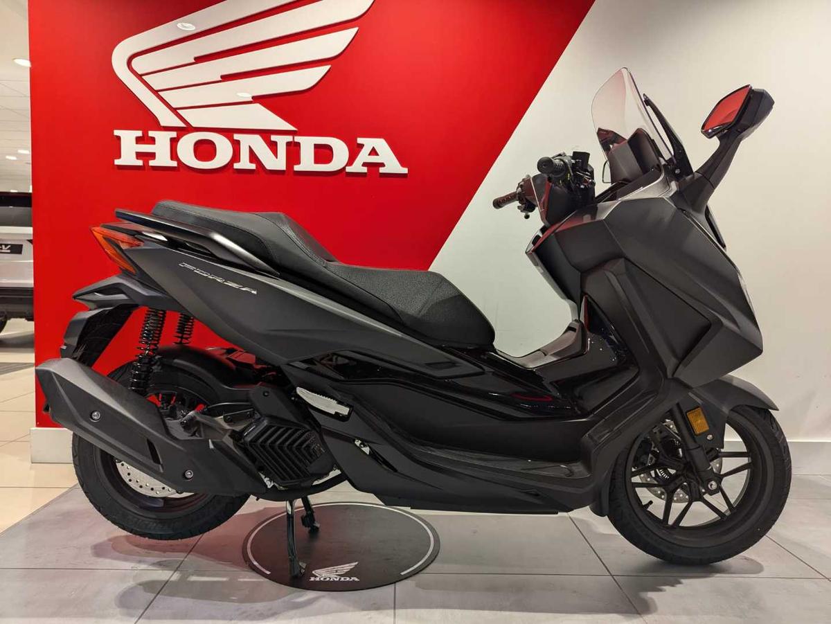 Motorcycles Honda Forza Deluxe 350 Ufficiale Honda Honda Forza 350