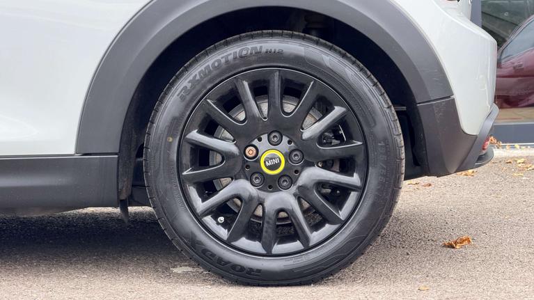 Used MINI Cooper DE71VMM 19